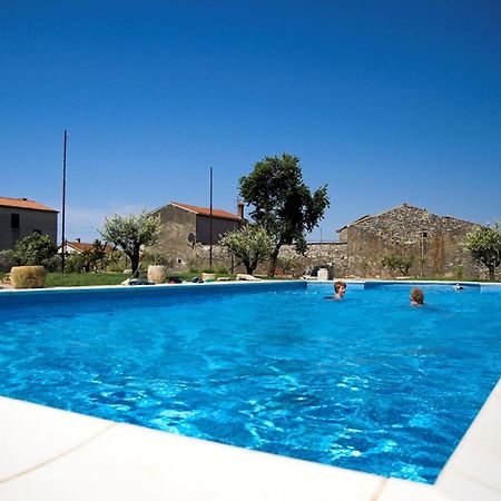 Marceta - Apartments & Rooms With Swimming Pool فاجانا المظهر الخارجي الصورة